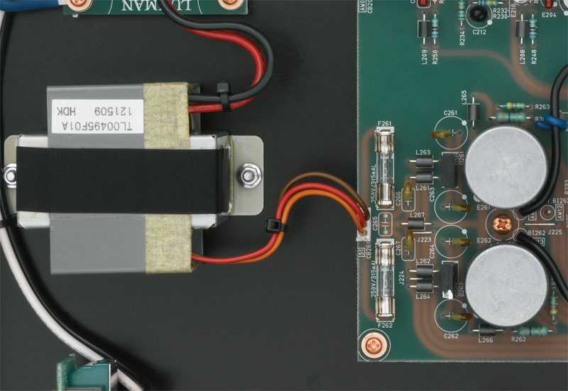 NF Type equalizer circuit