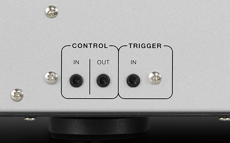 External interlocking terminal to expand the function