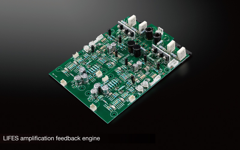 “New amplified feedback engine” LIFES<br>Fully balanced amplifier circuitry that drives a wide variety of headphones